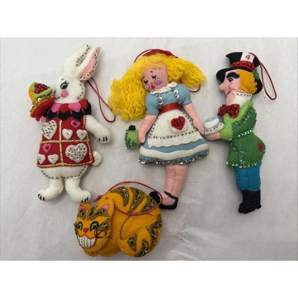 Alice in Wonderland Bucilla Vintage 1970s Felt Ornaments Set 4 Rare Complete - Picture 1 of 10